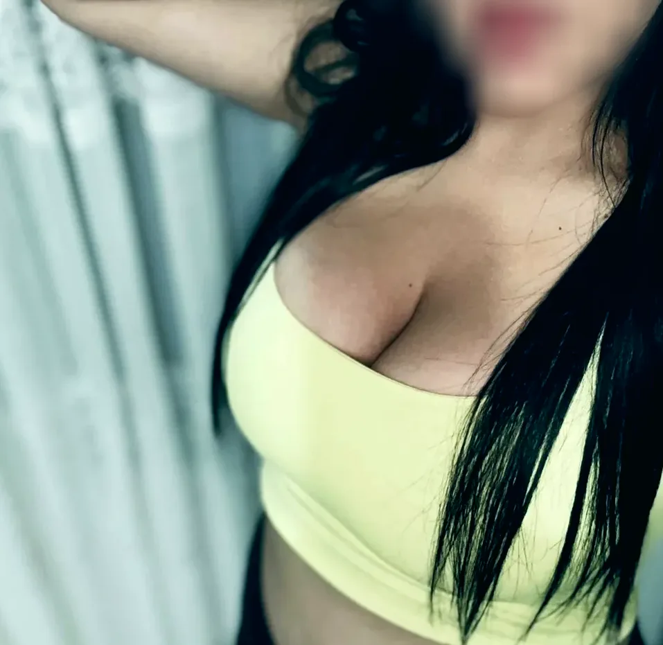 Angharad, 20
