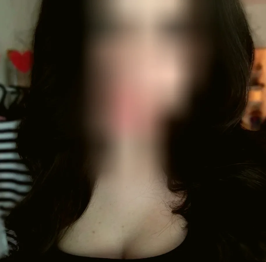 Caitlin, 21