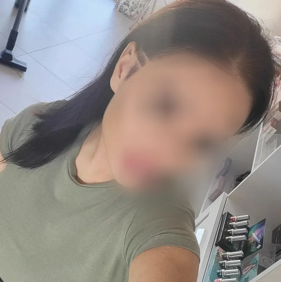 Chloe, 29