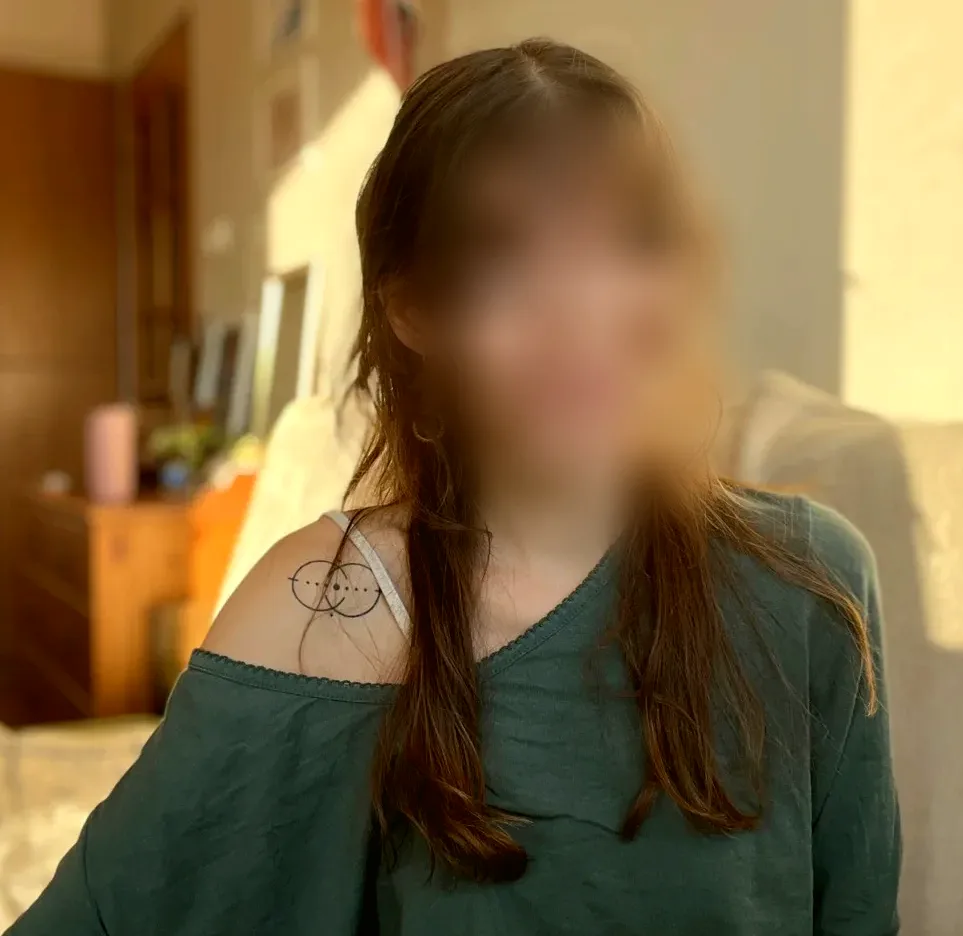 Daisy, 28