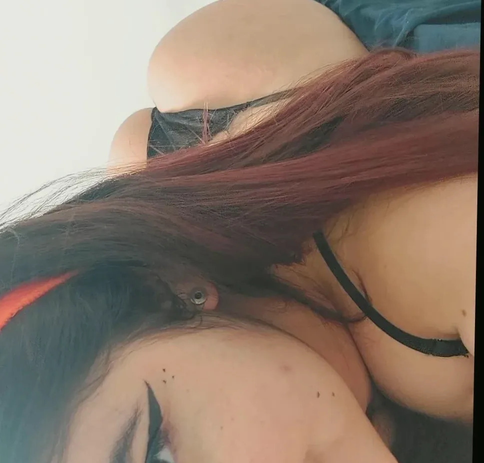 Eleri, 22