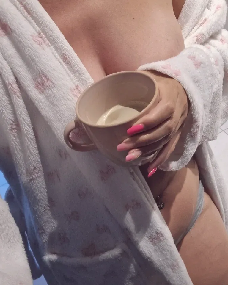 Ella, 38
