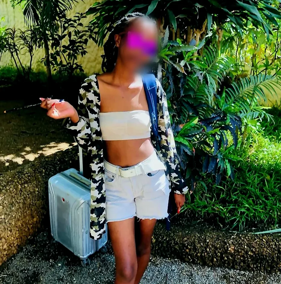 Evie, 21