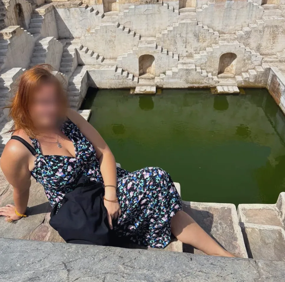 Julia, 35