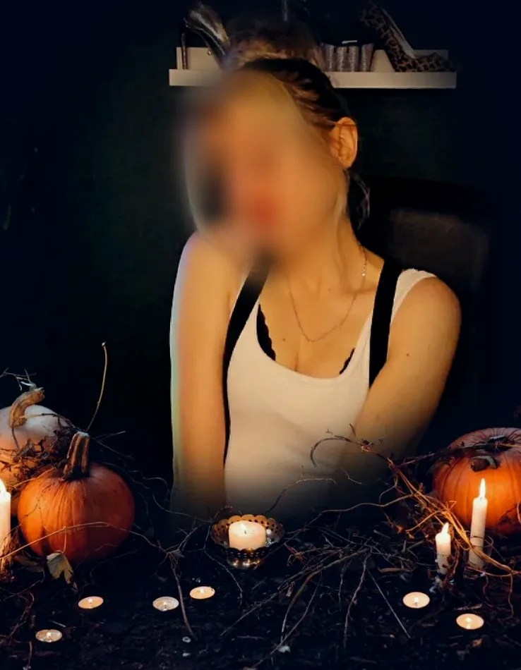 Sana, 32