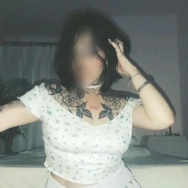 Toni, 28